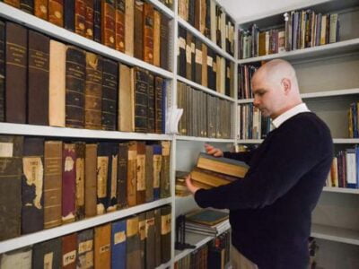 Library and Archives Volunteer