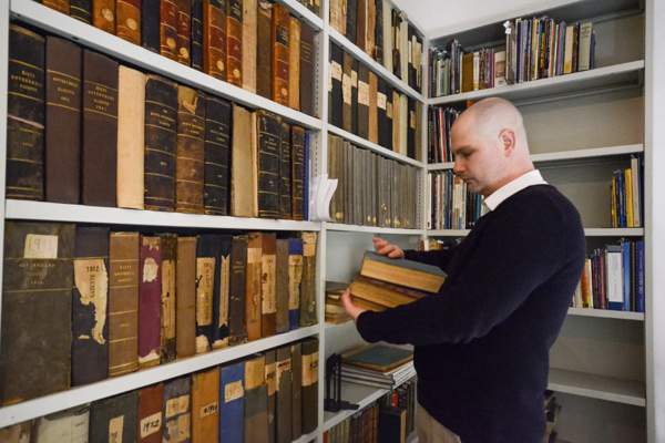 Library and Archives Volunteer